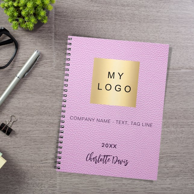 Carnet Logo de société de script de nom en cuir rose (Créateur téléchargé)