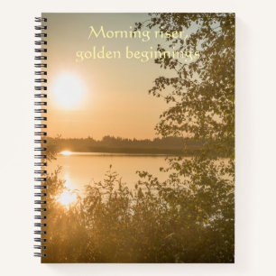 Carnet Lumière du soleil se déversant comme une forêt dor