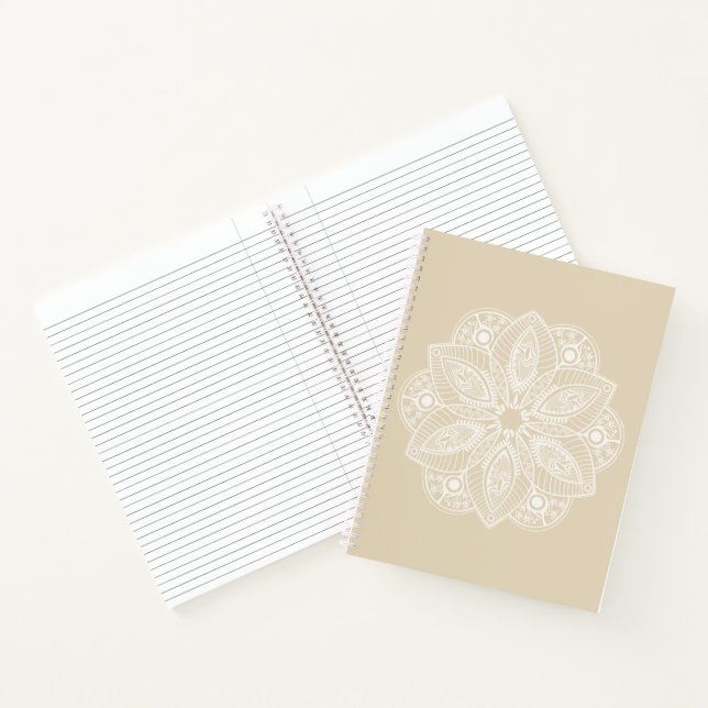 Carnet Mandala blanc exotique sur Arrière - plan beige (Intérieur)