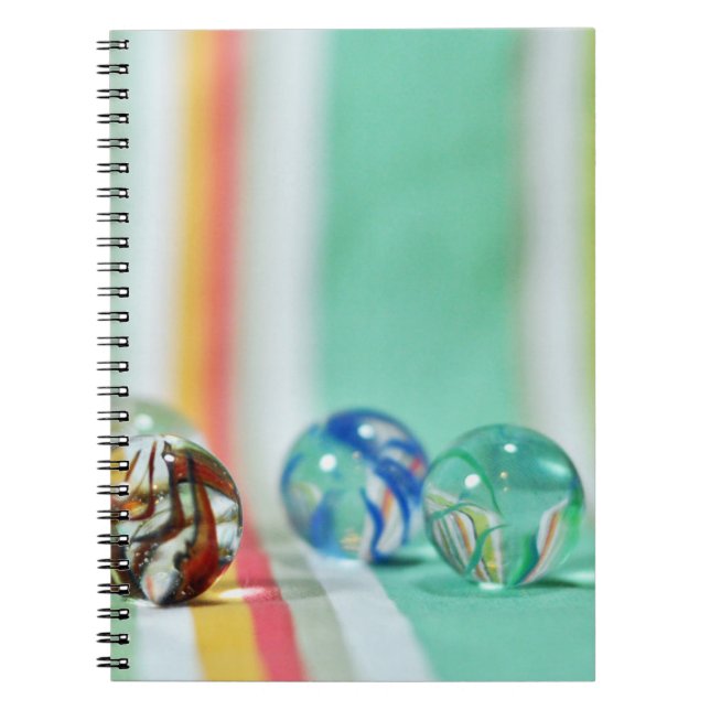 Carnet Marbles on a striped background (Devant)