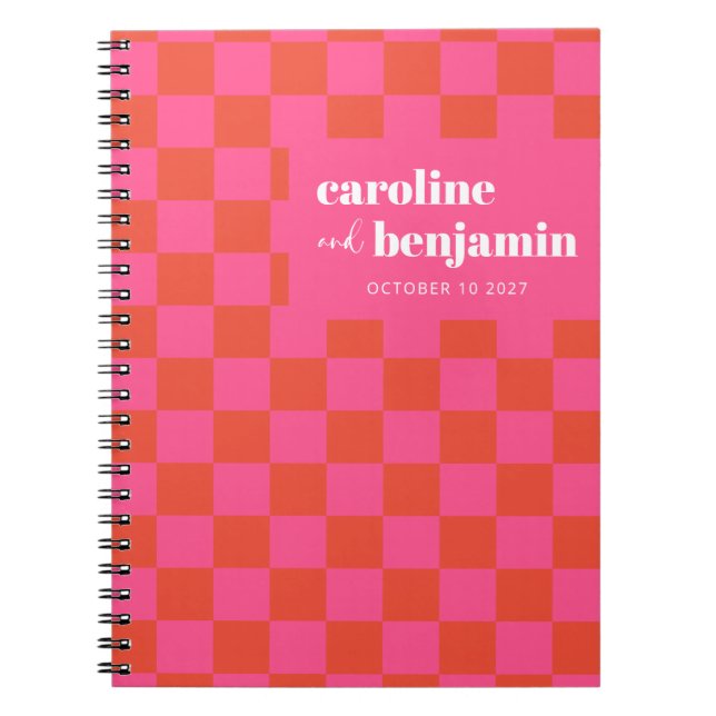 Carnet Mariage personnalisé en damier rose et rouge gras (Devant)
