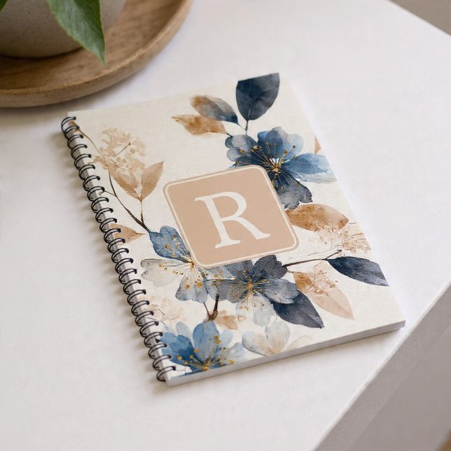 Carnet Modèle de monogramme de jolie fleur personnalisé (Pretty Flower Monogram Template Personalized Notebook by Ricaso. Monogrammed gift ideas)