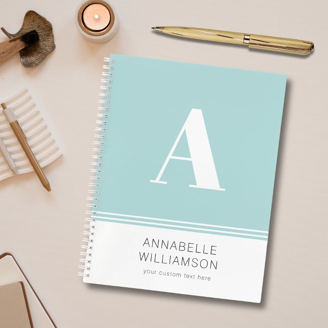 Carnet Monogramme élégant et simple vert menthe (Simplistic and elegant monogram personalized notebook in mint green.)