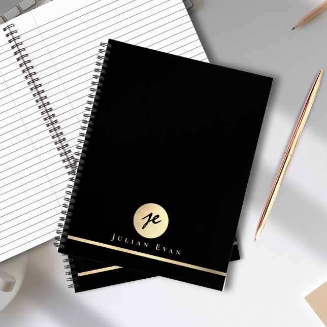 Carnet Monogramme moderne noir et or Spirale exécutive (Modern Black & Gold Monogram Executive Spiral Notebook)
