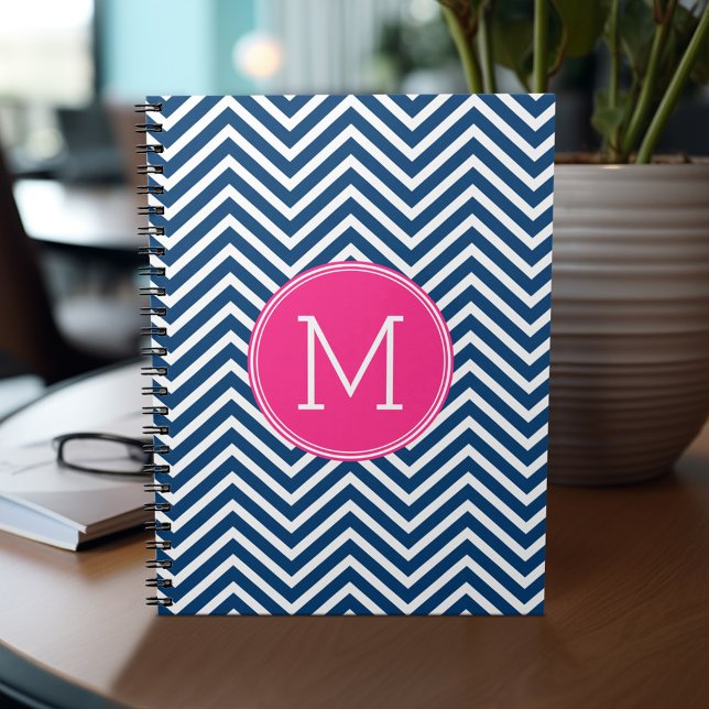 Carnet Motif Chevron avec Monogram - Navy Magenta (Personalized notebook - add your name or other text)