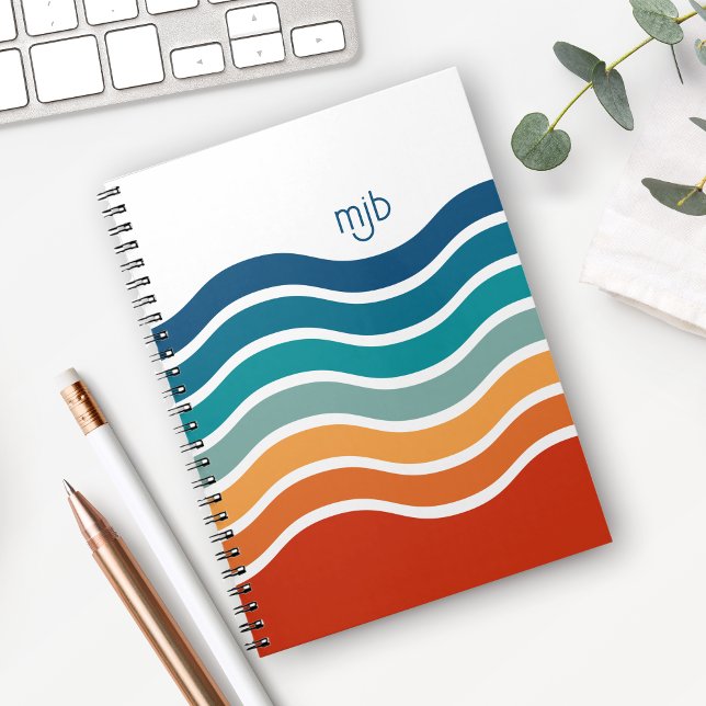 Carnet Motif de bandes ondulées rétro avec n'importe quel (A colorful notebook with retro vibes to personalize with your monogram initials.)
