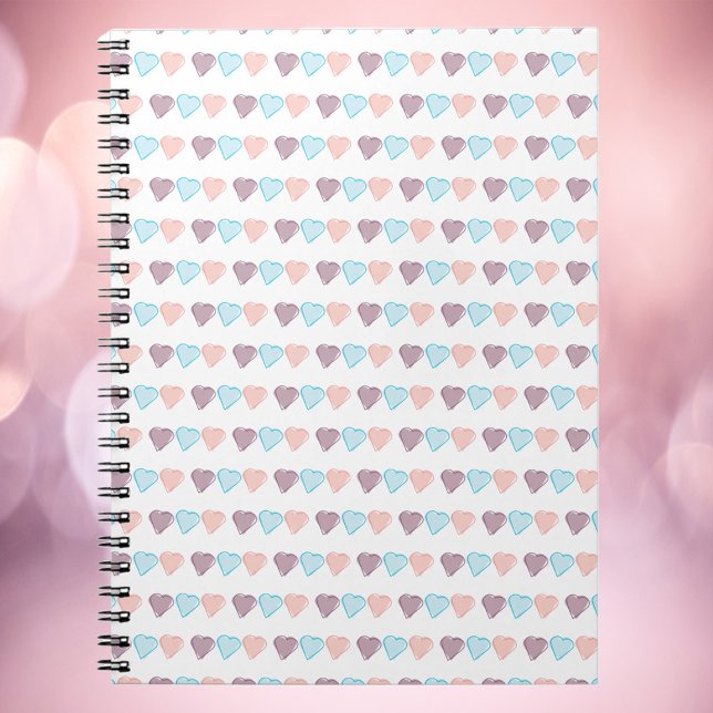 Carnet Motif de coeur rose bleu pourpre (A cute notebook with pink, blue and purple hearts)