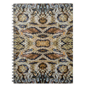 Carnet motif de peau de serpent. Poster de animal vintage