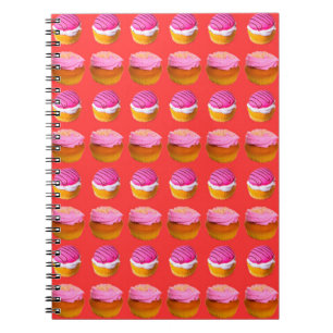 Carnet Muffins, cupcakes avec de la crème blanche et rose