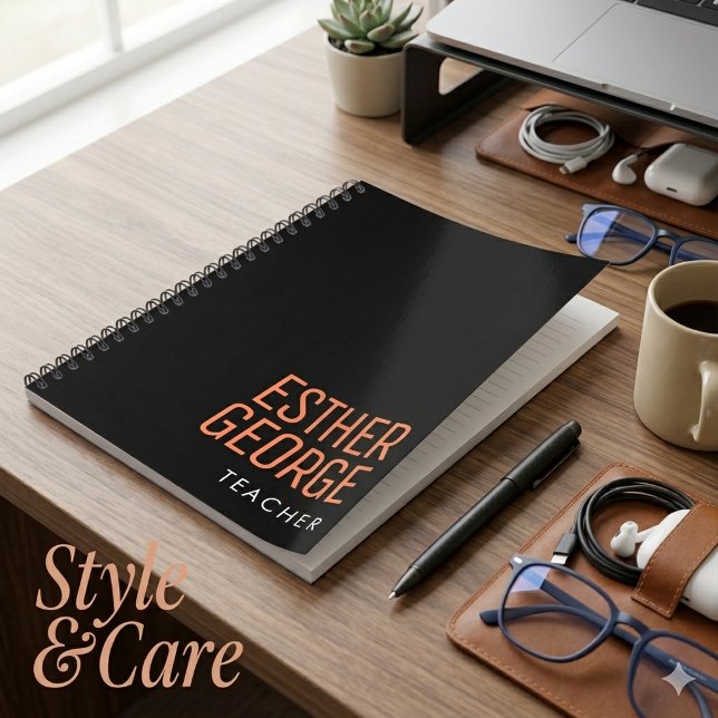 Carnet noir professionnel avec nom et titre person (Custom Name and Title Professional Black Notebook)