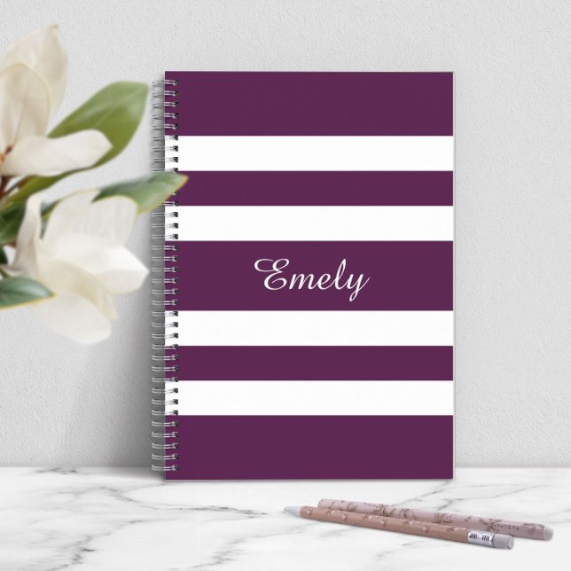 Carnet Nom de motif de rayures violettes modernes (Modern Purple Stripes Pattern Name Notebook)