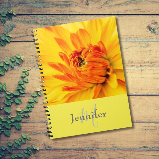Carnet Nom du monogramme personnalisé Orange Jaune Dahlia (Créateur téléchargé)