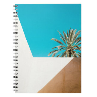 Carnet Palmier vert sous ciel bleu le matin