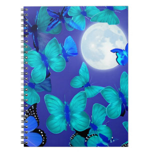 Carnet Papillons et papillons de nuit dans un ciel bleu p