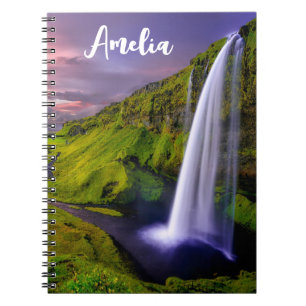 Carnet Photo de cascade islandaise verte et naturelle