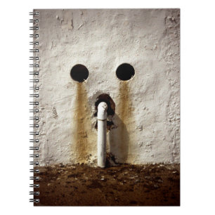 Carnet Photographie de tuyau d'eau urbain exposé