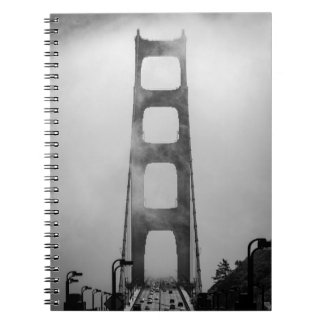 Carnet Porte d'or entourée de brouillard -San Francisco