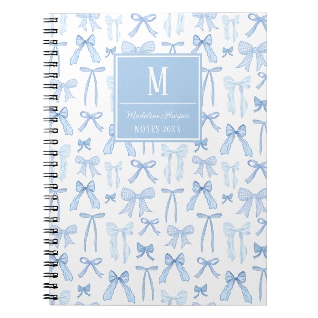 Carnet Preppy Coquette Blue Bows Monogramme Personnalisé (Devant)