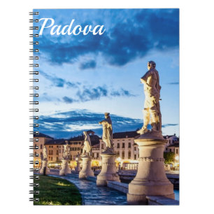 Carnet Rangée de statues illuminées à Padoue