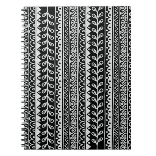 Carnet Rangées de motifs gribouillés noir et blanc