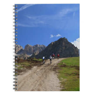 Carnet recyclage sur des dolomites