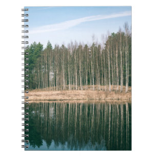Carnet Réflexions Abstraites de beaux arbres dans le lac