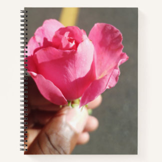 Carnet rose à la spirale