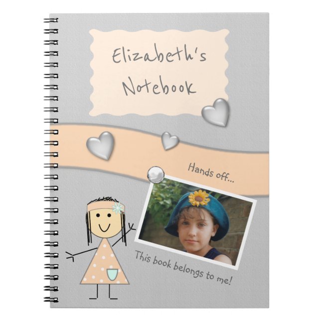 Carnet Rose et gris avec des cœurs un nom et une photo (Devant)