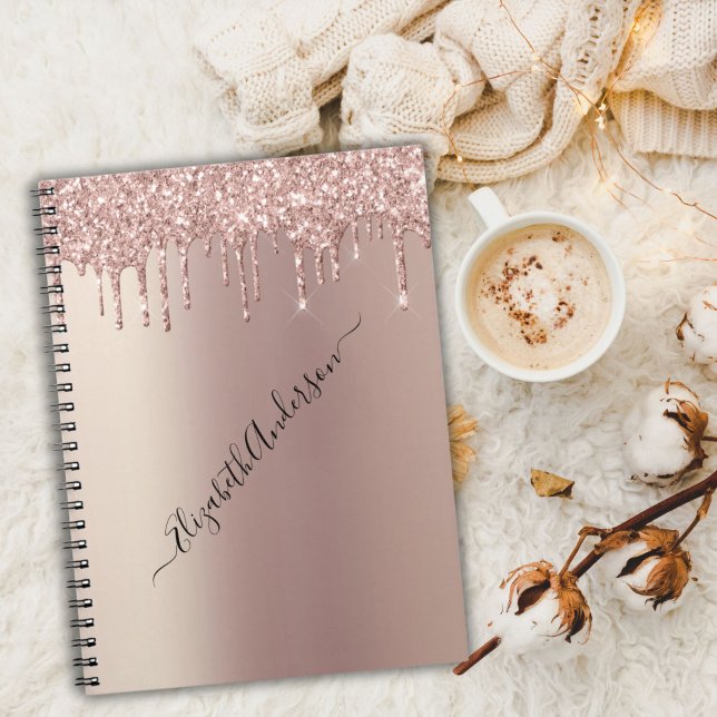 Carnet Rose Gold Glitter Drips Monogram Nom Tendance Fémi (Rose gold glitter drip monogrammed name notebook.)