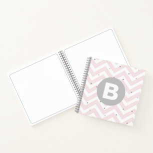 Carnet Rose pastel chevron et monogramme gris en points