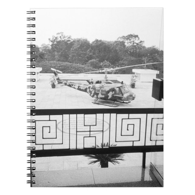 Carnet Saigon HCMC Vietnam, hélicoptère Huey (Devant)