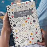 Carnet Science Dessin I Nom Personnalisé Enfants Retour À<br><div class="desc">Lancez une passion pour la découverte grâce à notre dessin scientifique Nom personnalisé Enfants Retour à l'école Carnet! Parfait pour les jeunes scientifiques et les étudiants qui aiment les touches personnalisées, ce carnet combine des illustrations scientifiques détaillées avec l'option d'ajouter un nom personnalisé pour une touche unique. Caractéristiques : Conception...</div>