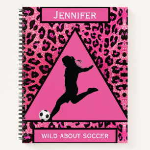 Carnet Spiral rose "sauvage sur le football"