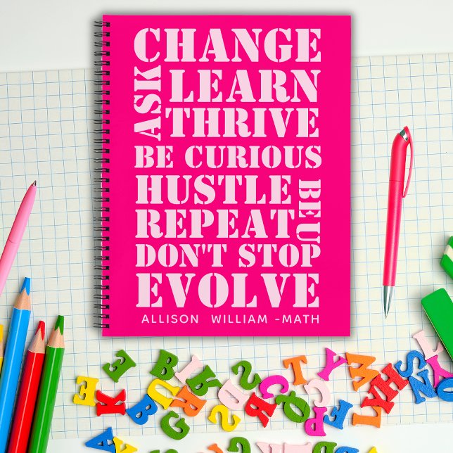 Carnet Spirale Inspirationnelle de script rétro rose (Get this pink inspirational graph paper notebook for the upcoming school year. Order today!)