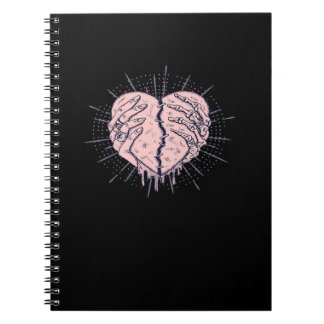 Carnet Squelette Main Avec Coeur Classique