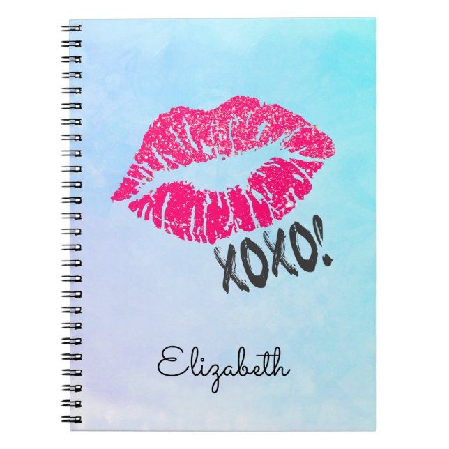 Carnet Stylish Rose Kissy Lips avec xoxo! Aquarelle bleue (Devant)