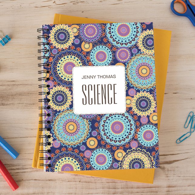 Carnet Sujet scolaire Coloré Personnalisé Marine Bleu (Navy blue background with colorful bold mandala pattern )