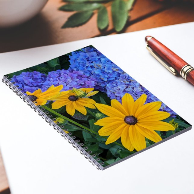 Carnet Susan aux yeux noirs et Hydrangea Bleue Florale (In Situ)