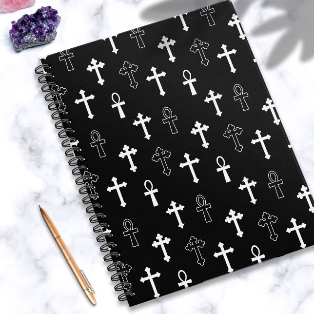 Carnet Symbole noir blanc de la Croix d'Ankh gothique Mot (black notebook with gothic pattern of crosses and ankhs)