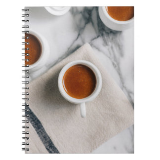 CARNET TEACUP CÉRAMIQUE BLANC REMPLI DE LIQUIDE ROUGE