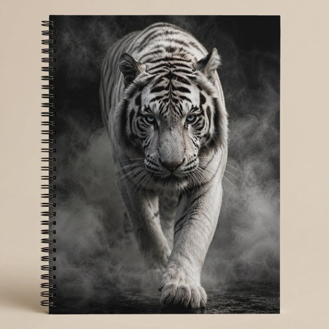 Carnet Tigre blanc marchant à travers la fumée (Créateur téléchargé)