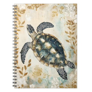 Carnet tortue de mer nageant entourée de motifs floraux.