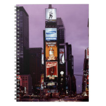 Trafic Carré du New York Times la nuit