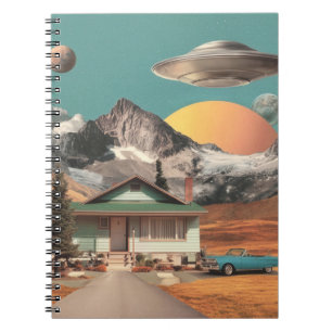 Carnet UFO Surréaliste Au-Dessus D'une Maison Rustique