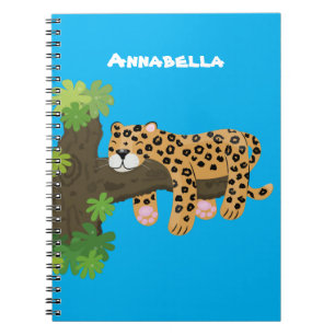 Carnet Un mignon léopard dormant dans un arbre dessin ani