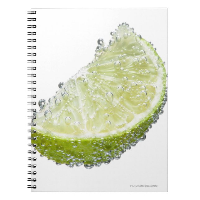 Carnet Un morceau de citron vert biologique mûr submergé (Devant)