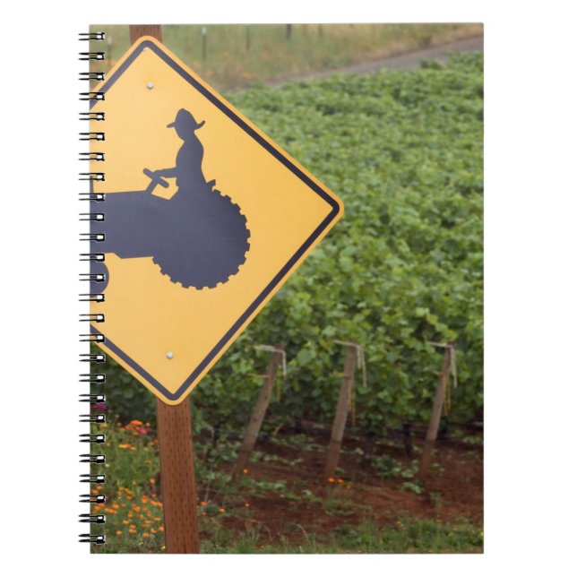 Carnet Un panneau de signalisation de passage de tracteur (Devant)