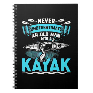 Carnet Un Vieux Homme Avec Un Kayak