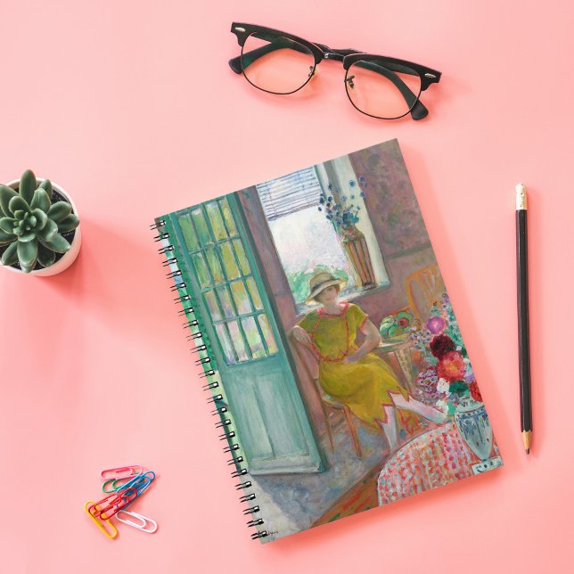 Carnet Une jeune femme dans un intérieur fleuri | Henri L (Créateur téléchargé)