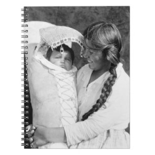 Carnet Une mère amérindienne avec sa papoose
